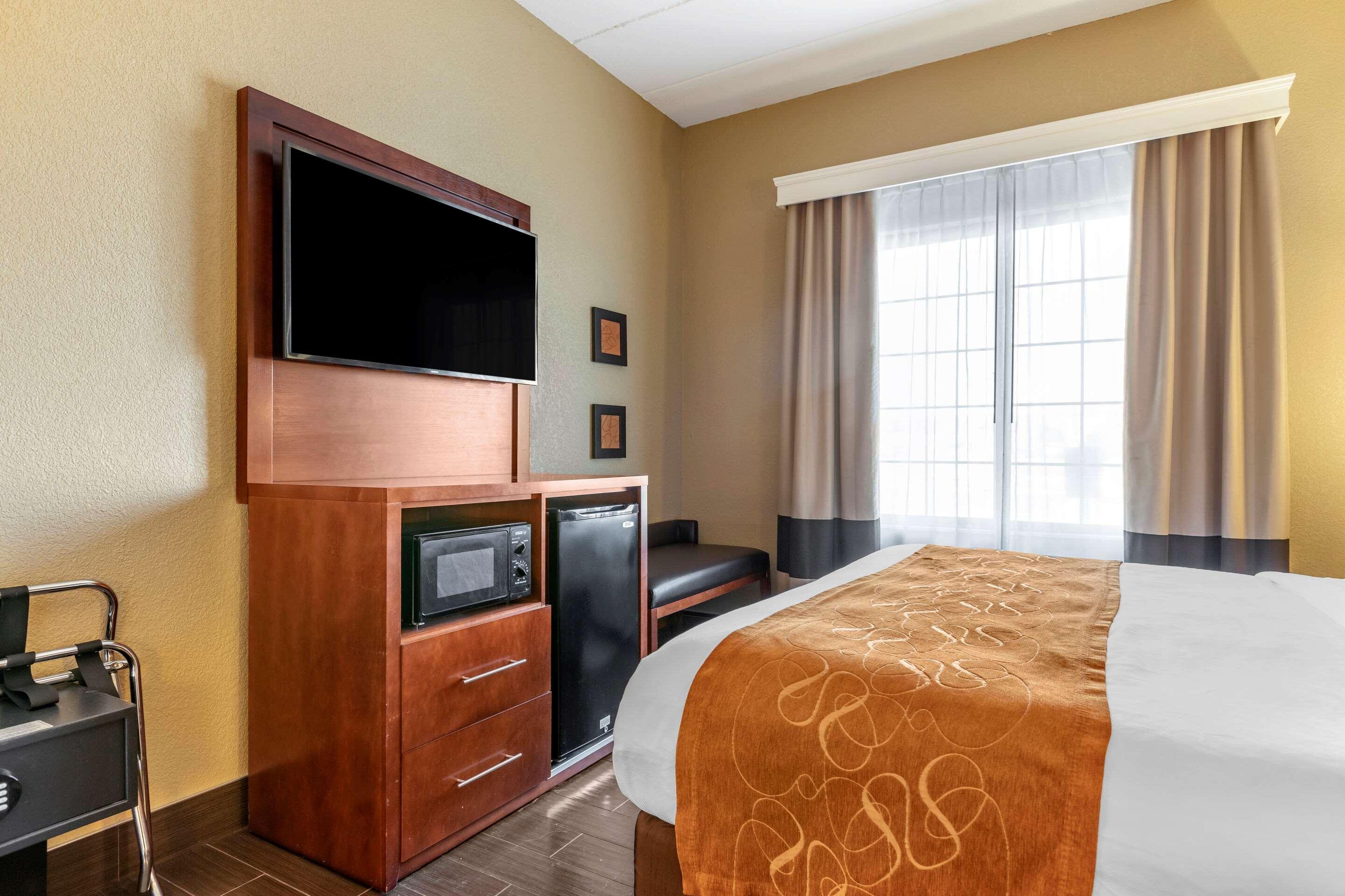 Comfort Suites Grand Rapids South Bagian luar foto